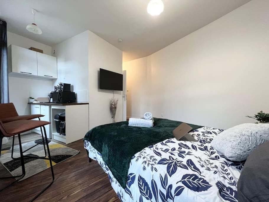 Appartement Le Petit Nid A 2 Min Gare / Centre Meulan Extérieur photo